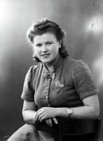   Dziewczyna z zegarkiem. Ok. 1950 rok, girl wearing a watch ca 1950