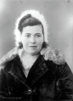   Kobieta w palcie. Ok. 1945 rok, woman wearing a coat ca 1945