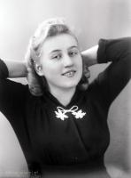   Dziewczyna szczęśliwa. Ok. 1945 rok, happy girl ca 1945