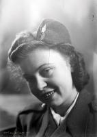   Dziewczyna z SP. Ok. 1946 rok, girl from an elementary school ca 1946