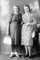 Dwie kobiety. Ok. 1950 rok *Two women. Ca. 1950