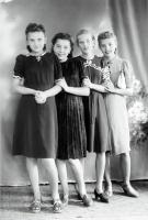 Nastolatki. Ok. 1945 rok *Teens. Ca. 1945