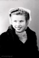 Dziewczyna. Ok. 1945 rok *Girl. Ca. 1945