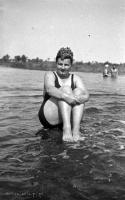 Kobieta w wodzie. Ok. 1955 rok *Woman in water. Ca. 1955