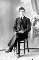 Młodzieniec w garniturze. Ok. 1943 rok,  A young man in the suit. Circa 1943.