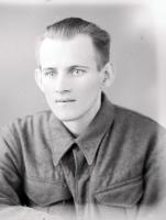   Kawaler w bluzie. Ok. 1945 rok, young man wearing a sweatshirt ca 1945