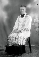   Ksiądz. Ok. 1943 rok, priest ca 1943