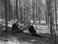 W lesie. Ok. 1930 rok.  *In  woods. Ca 1930