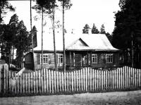 Dom letniskowy Piotrowskich w Podbrodziu. 1930 rok. *Piotrkowski Holiday cottage in Podbrodzie. 1930 .