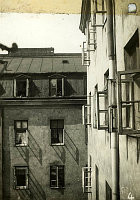  Warszawa- wnętrze podwórza kamienicy ; *Warsaw – the interior of the tenement yard<br />Dofinansowano ze srodków Ministerstwa Kultury i Dziedzictwa Narodowego i Starostwa Powiatowego w Bialymstoku.<br />