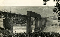  Zaleszczyki- most kolejowy na Dniestrze ; *Zaleszczyki – a railway bridge on the River Dniestr<br />Dofinansowano ze srodków Ministerstwa Kultury i Dziedzictwa Narodowego i Starostwa Powiatowego w Bialymstoku.<br />