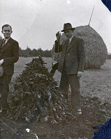  Przyjaciele na spacerze  ; *The friends on the walk<br />Dofinansowano ze srodków Ministerstwa Kultury i Dziedzictwa Narodowego i Starostwa Powiatowego w Bialymstoku.<br />