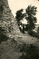  Ruiny zamku nad jeziorem  ; *The castle ruins at the lake<br />Dofinansowano ze srodków Ministerstwa Kultury i Dziedzictwa Narodowego i Starostwa Powiatowego w Bialymstoku.<br />