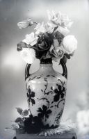  Róże w wazonie ; A bunch of roses in a vase<br />Dofinansowano ze srodków Ministerstwa Kultury i Dziedzictwa Narodowego i Starostwa Powiatowego w Bialymstoku.<br />