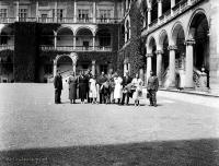 Na dziedzińcu Wawelu. Ok. 1935 rok. *In  courtyard from Wawel Castle. Ca  1935