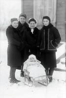  Zimowa pamiątka. Ok. 1950 rok, A winter memento. Circa 1950.