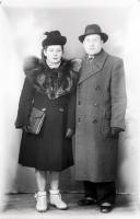  Modne małżeństwo. Ok. 1945- 1950 rok,  A fashionable married couple. Circa 1945.