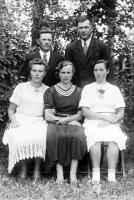 Rodzina z Łap Bocian. Ok. 1945, A family from Lapy Bociany. Circa 1945.