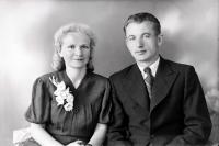  Małżonkowie z Łap. Ok. 1945 rok,  A married couple from Lapy. Circa 1945.