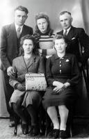  Koleżanki i koledzy. Ok. 1945 rok, Group of friends ca 1945