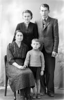   Rodzice, babcia i syn. Ok. 1945 rok, Parents, grandmother and son ca 1945