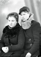   Dziewczyny zimowe. Ok. 1950 rok, girls during winter ca 1950