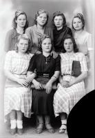   Siedem koleżanek. Ok. 1945 rok, seven friends ca 1945
