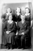 Rodzina. Ok. 1944 rok  *Family. Ca. 1944