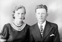 Małżeństwo. Ok. 1944 rok m*Married couple . Ca. 1944