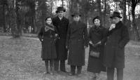 Piotrowscy z rodziną. Ok. 1935 rok *Piotrowskis family. Ca. 1935