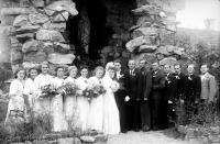 <p>Pamiątka ślubu przy Grocie NMP w Łapach. Ok. 1943 rok</p>

<p>A wedding memento – near the cave. Circa 194</p>
