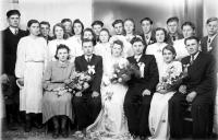 Ślub w Łapach Szołajdach. Ok. 1945 rok
 A wedding in Lapy Szolajdy. Circa 1945.
