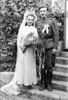 <p>Ślub oficera LWP z Zawyk. 1944 rok,</p>

<p>wedding of an PAOP (People's Army of Poland) officer from Zawyki, 1944</p>

