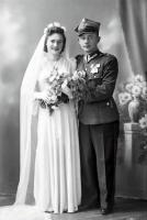 <p>Ślub oficera. Ok. 1945 rok,</p>

<p>officer's wedding ca 1945</p>
