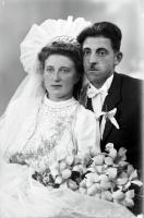 Pamiątka ślubu. Ok. 1942 rok *Wedding memento. Ca. 1942