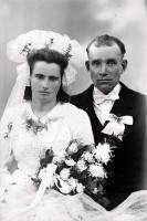 Pamiątka ślubu. Ok. 1942 rok *Wedding memento. Ca. 1942