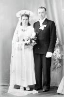 Pamiątka ślubu. Ok. 1945 rok *Wedding memento. Ca. 1945