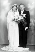 Pamiątka ślubu. Ok. 1955 rok *Wedding memento. Ca. 1955