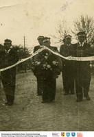 Delegacja OSP z wieńcem  **Volunteer fire department delegation with a wreath - s550<br />Dofinansowano ze środków Ministra Kultury i Dziedzictwa Narodowego, Starostwa Powiatowego w Białymstoku, Urzędu Miejskiego w Łapach, Gminy Sokoły<br />