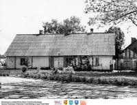 Stare budynki przyszkolne  **Old school buildings - sk255<br />Dofinansowano ze środków Ministra Kultury i Dziedzictwa Narodowego, Starostwa Powiatowego w Białymstoku, Urzędu Miejskiego w Łapach, Gminy Sokoły<br />