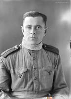 Żołnierz Armii Czerwonej - w golfie;  *Red Army soldier - in a roll-neck sweater **6774<br />